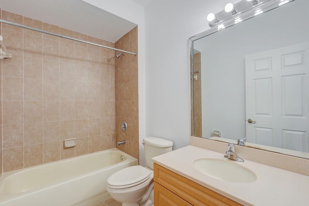 En Venta: $1,175,000 (5 camas, 4 baños, 3694 Pies cuadrados)