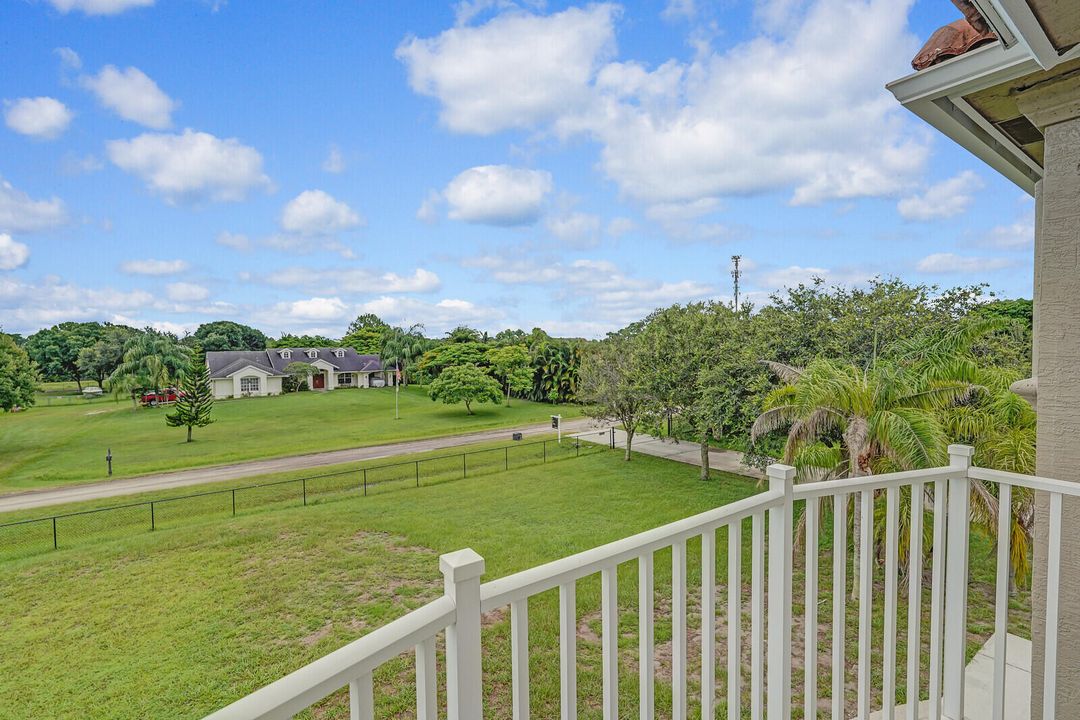 En Venta: $1,175,000 (5 camas, 4 baños, 3694 Pies cuadrados)