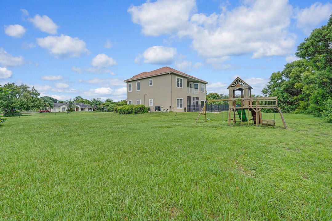 En Venta: $1,175,000 (5 camas, 4 baños, 3694 Pies cuadrados)