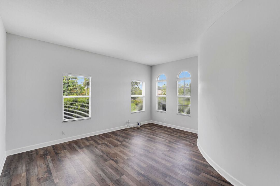 En Venta: $1,175,000 (5 camas, 4 baños, 3694 Pies cuadrados)