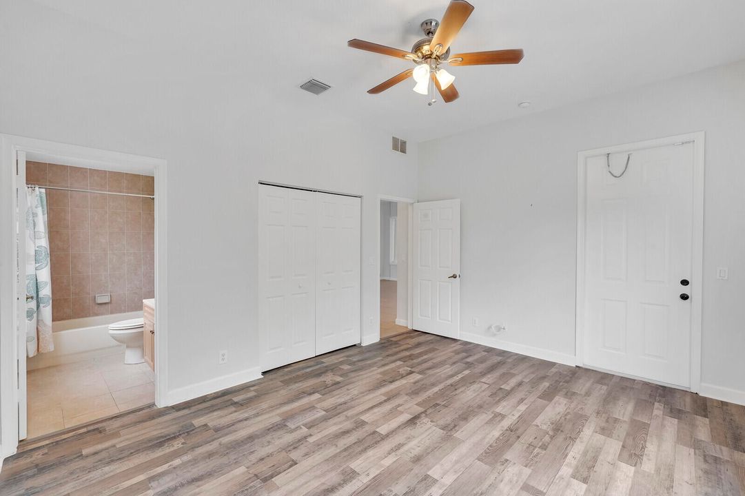 En Venta: $1,175,000 (5 camas, 4 baños, 3694 Pies cuadrados)