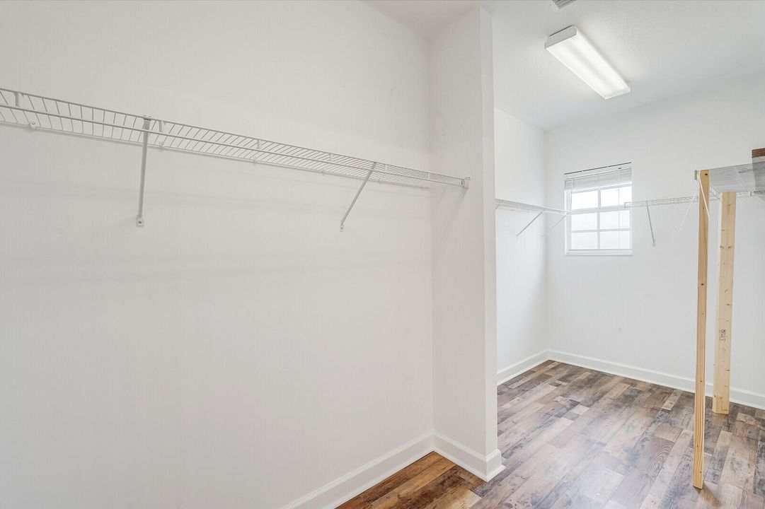 En Venta: $1,175,000 (5 camas, 4 baños, 3694 Pies cuadrados)