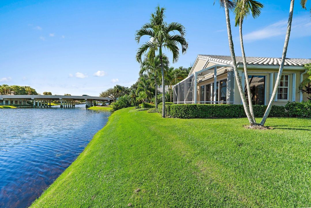 For Sale: $1,200,000 (3 beds, 2 baths, 2033 Square Feet)