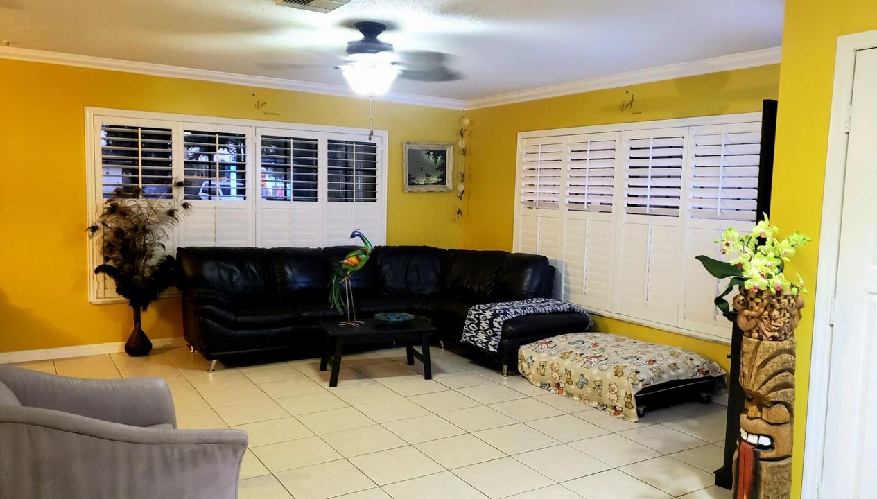 For Sale: $217,000 (3 beds, 2 baths, 1411 Square Feet)