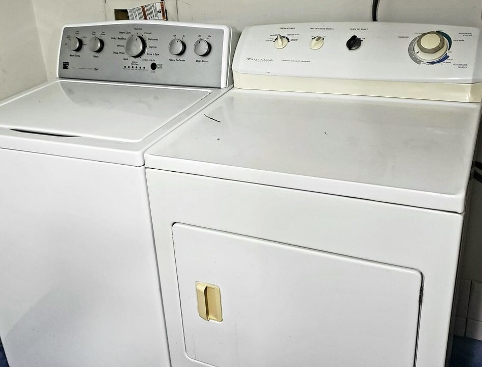 For Sale: $217,000 (3 beds, 2 baths, 1411 Square Feet)