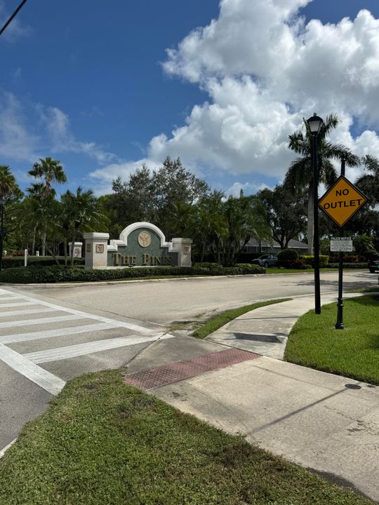 Activo con contrato: $750,000 (4 camas, 2 baños, 2225 Pies cuadrados)