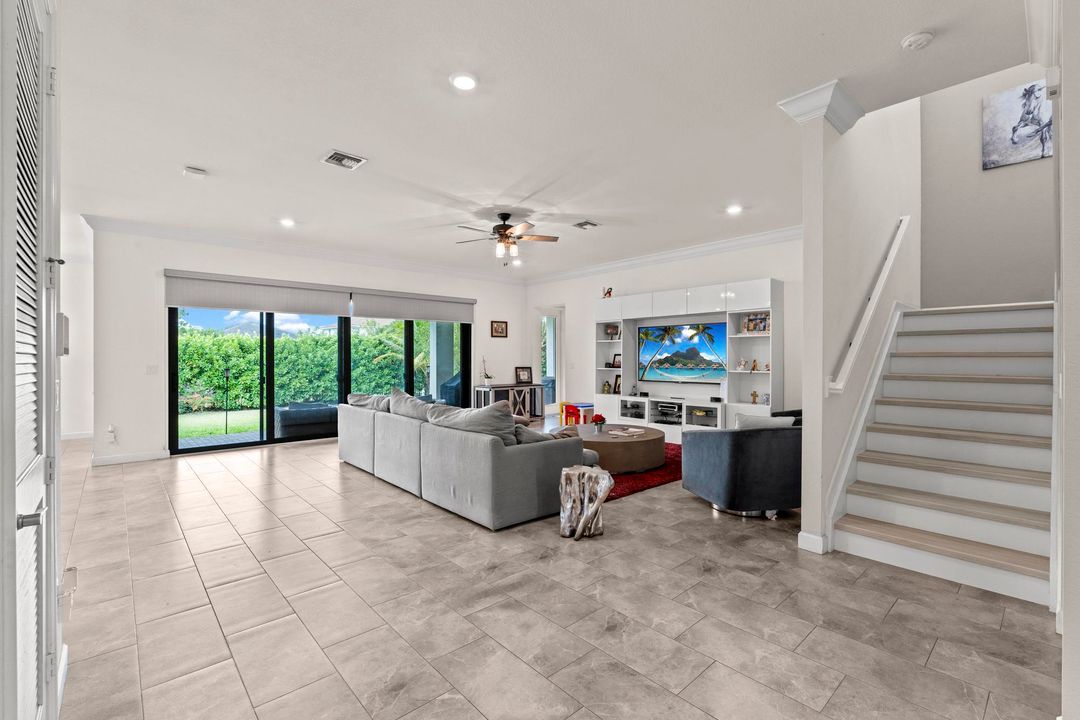 待售: $899,500 (4 贝兹, 4 浴室, 3600 平方英尺)