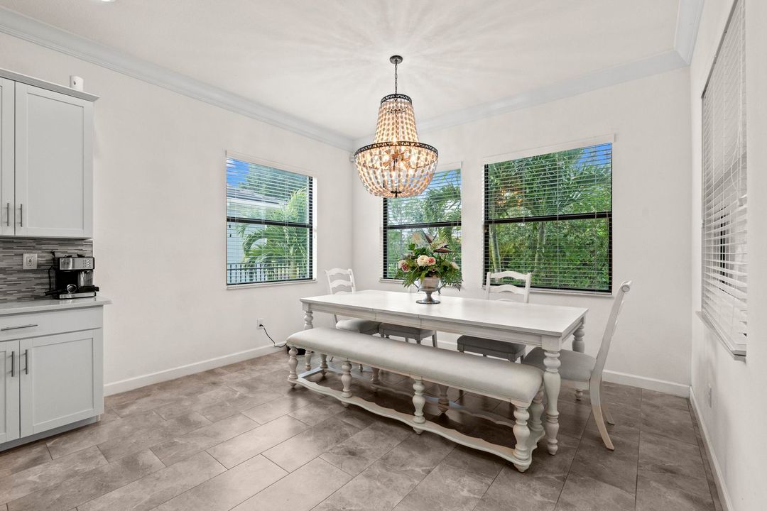 待售: $899,500 (4 贝兹, 4 浴室, 3600 平方英尺)