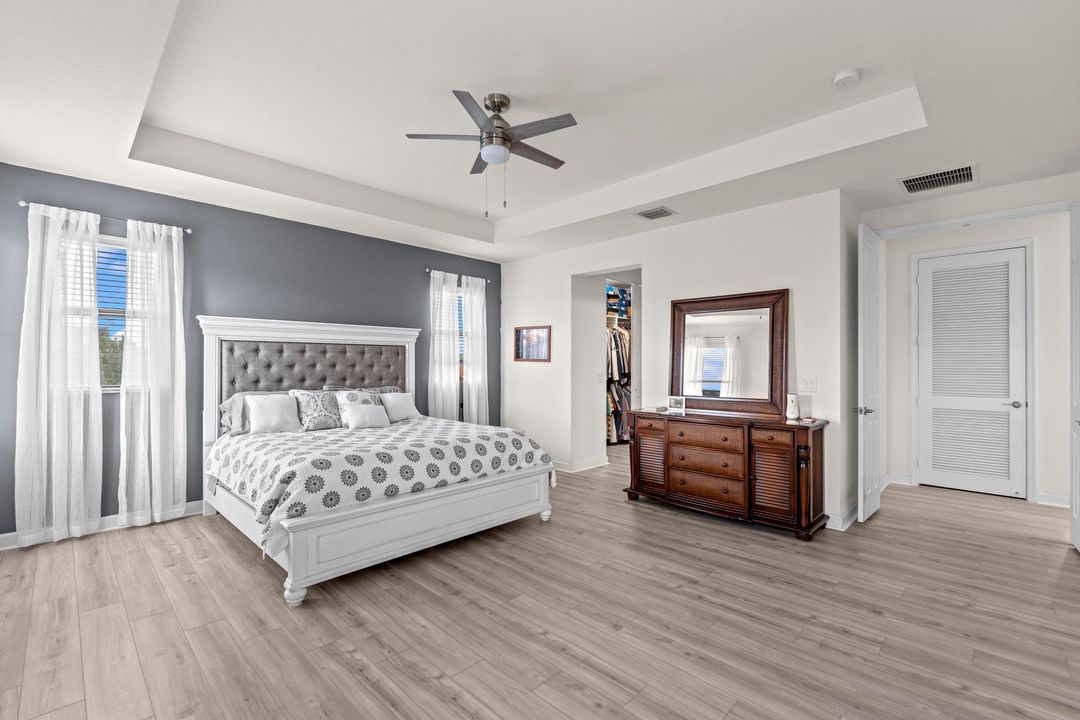 待售: $899,500 (4 贝兹, 4 浴室, 3600 平方英尺)