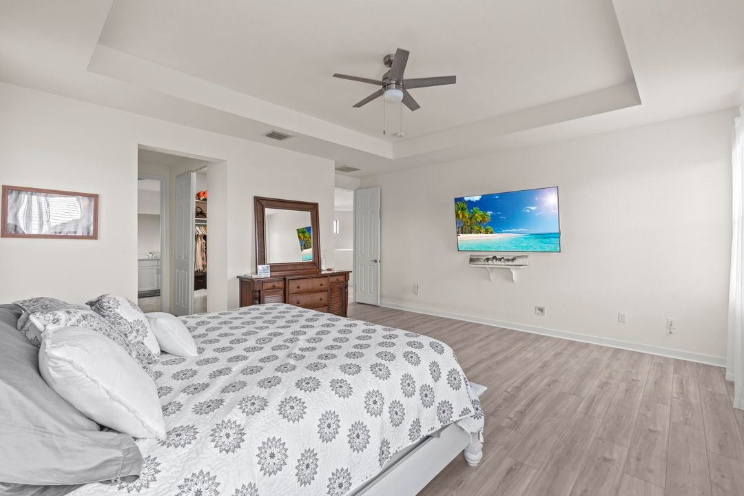 待售: $899,500 (4 贝兹, 4 浴室, 3600 平方英尺)