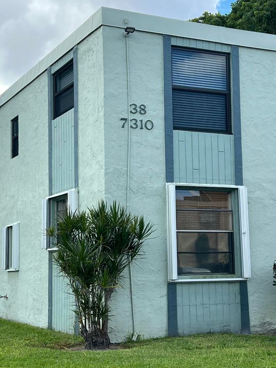 Active With Contract: $1,700 (2 beds, 2 baths, 1000 Square Feet)