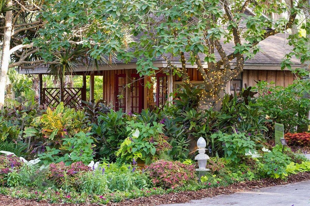 For Sale: $217,000 (3 beds, 2 baths, 1411 Square Feet)