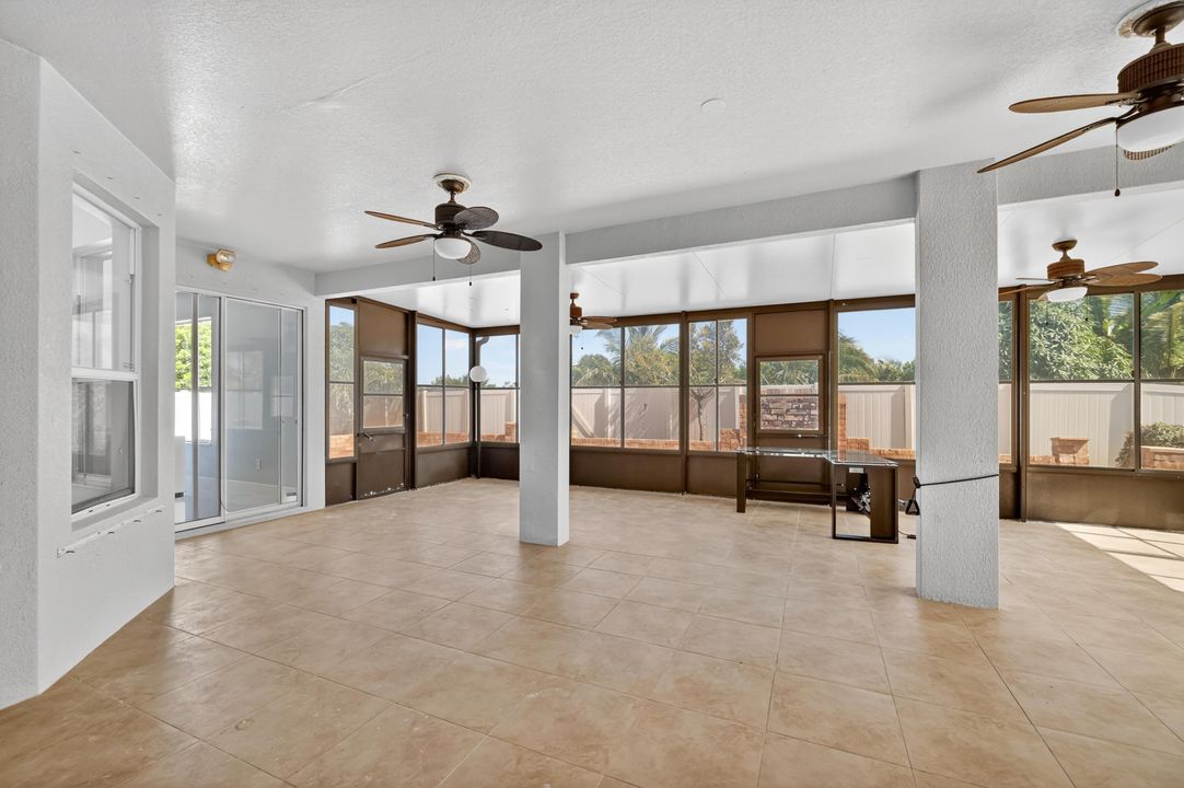 Под контрактом: $570,000 (5 спален, 3 ванн, 2889 Квадратных фут)