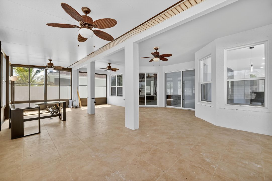 Под контрактом: $570,000 (5 спален, 3 ванн, 2889 Квадратных фут)