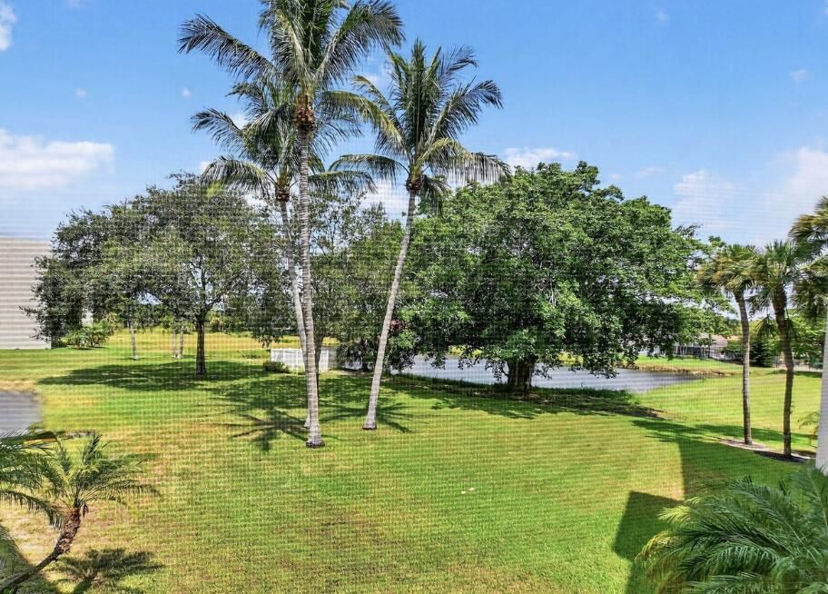 合同活跃: $269,000 (2 贝兹, 2 浴室, 1597 平方英尺)