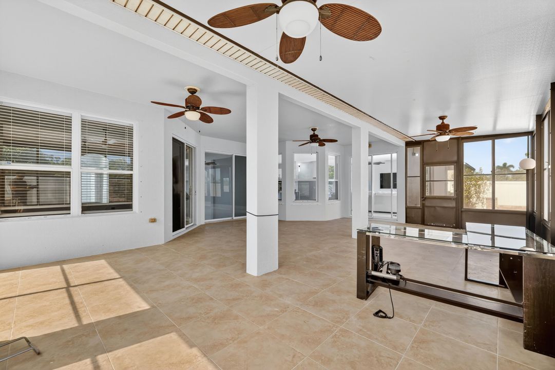 Под контрактом: $570,000 (5 спален, 3 ванн, 2889 Квадратных фут)