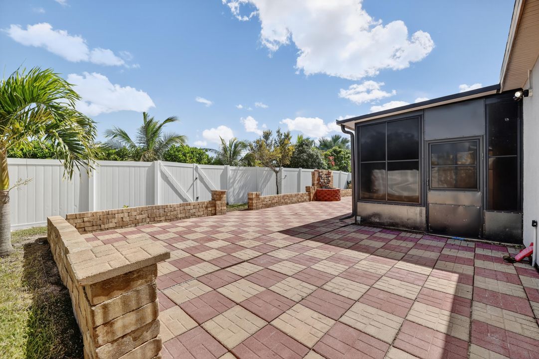 Под контрактом: $570,000 (5 спален, 3 ванн, 2889 Квадратных фут)