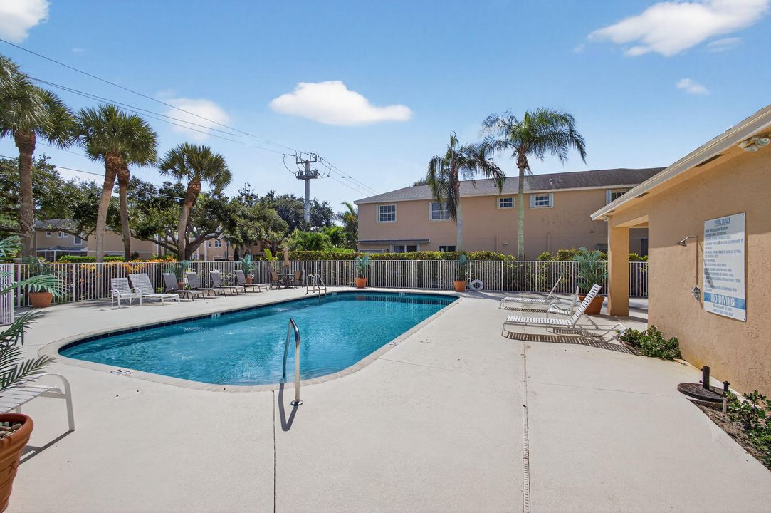 Activo con contrato: $449,500 (3 camas, 2 baños, 1427 Pies cuadrados)