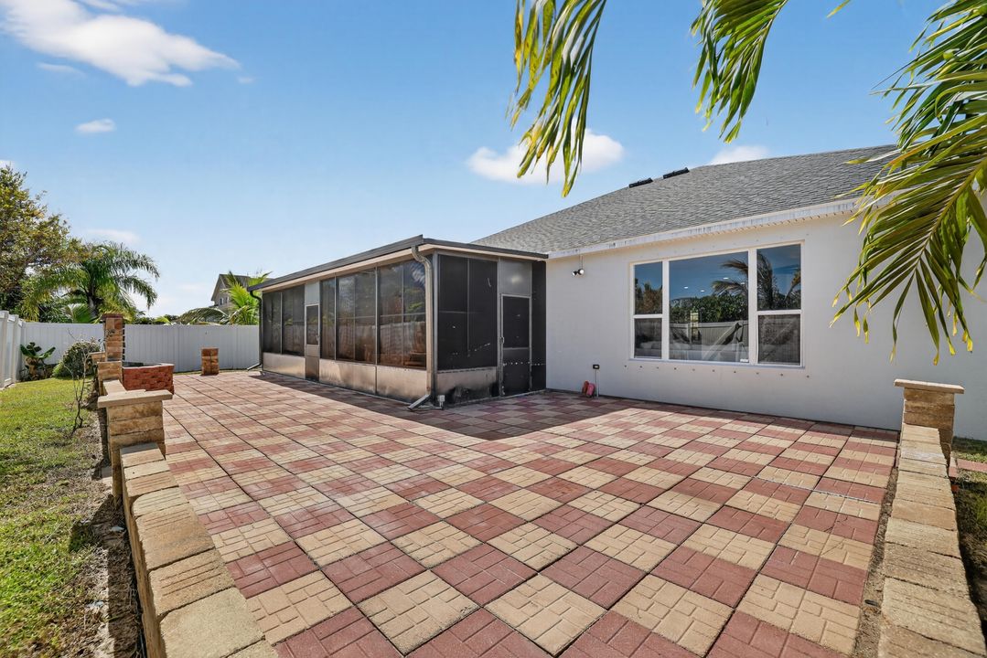 Под контрактом: $570,000 (5 спален, 3 ванн, 2889 Квадратных фут)