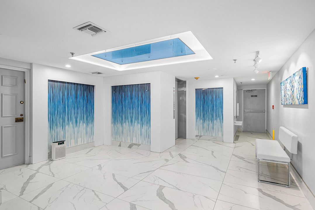 合同活跃: $399,900 (2 贝兹, 2 浴室, 1796 平方英尺)