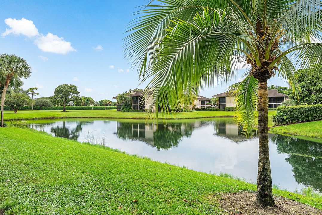 合同活跃: $399,900 (2 贝兹, 2 浴室, 1796 平方英尺)