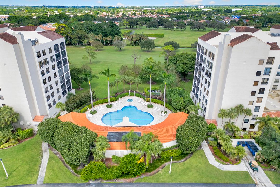 Activo con contrato: $800,000 (3 camas, 2 baños, 2519 Pies cuadrados)