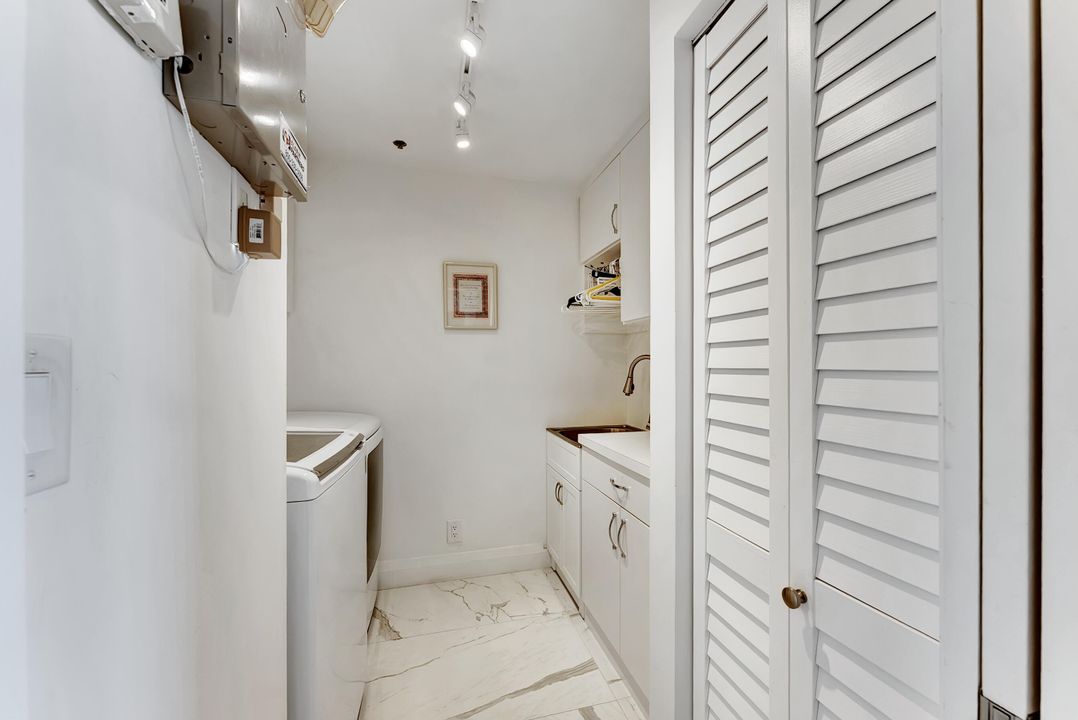 Activo con contrato: $800,000 (3 camas, 2 baños, 2519 Pies cuadrados)