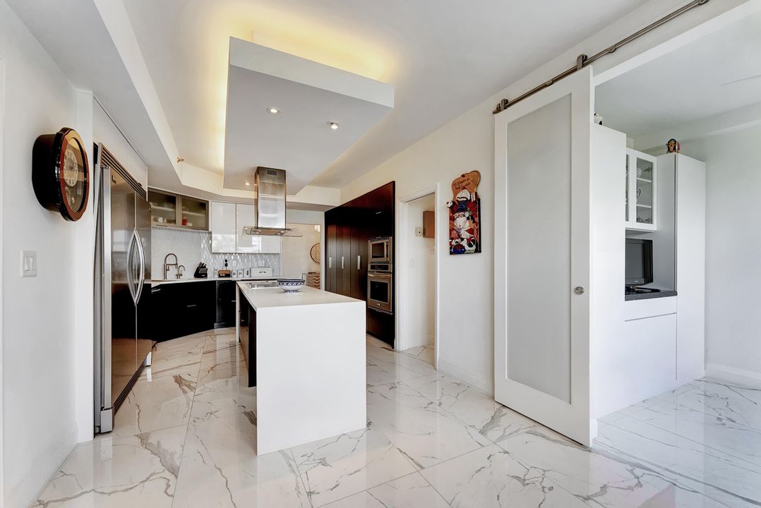 Activo con contrato: $800,000 (3 camas, 2 baños, 2519 Pies cuadrados)