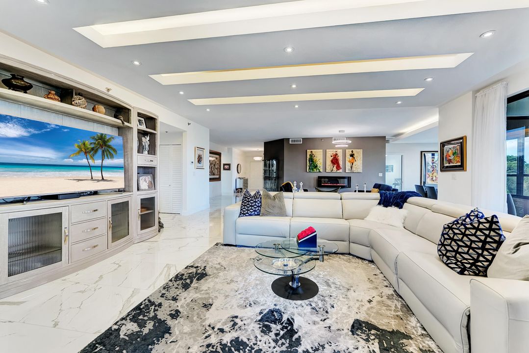 Activo con contrato: $800,000 (3 camas, 2 baños, 2519 Pies cuadrados)