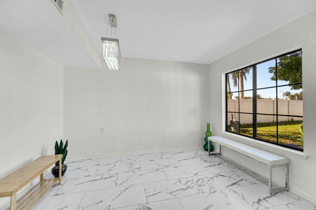 En Renta: $2,950 (3 camas, 2 baños, 1279 Pies cuadrados)