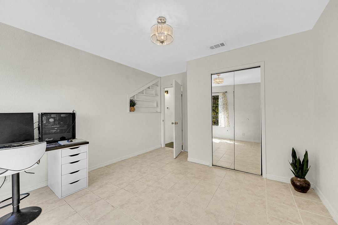 En Renta: $2,950 (3 camas, 2 baños, 1279 Pies cuadrados)