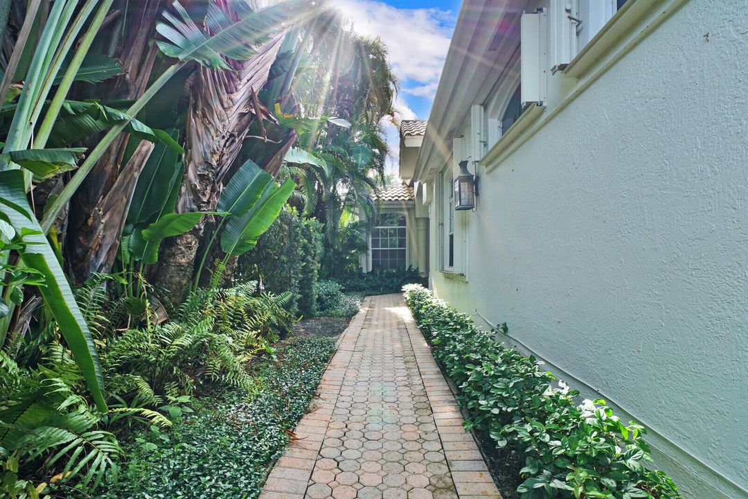 For Rent: $15,000 (3 beds, 2 baths, 2177 Square Feet)