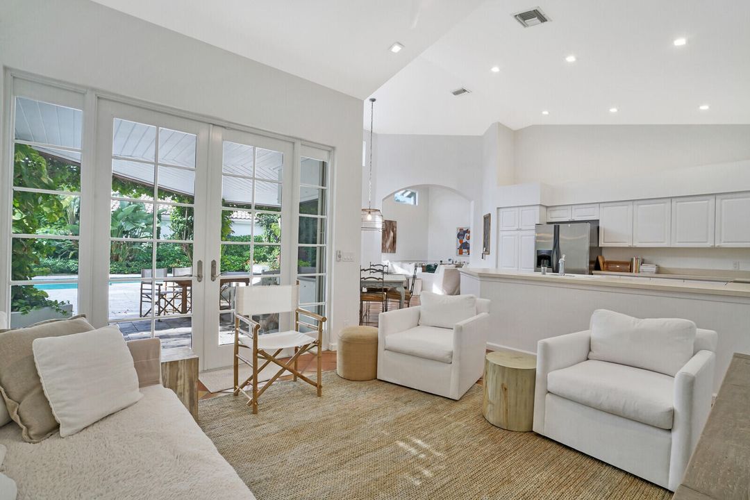 For Rent: $15,000 (3 beds, 2 baths, 2177 Square Feet)