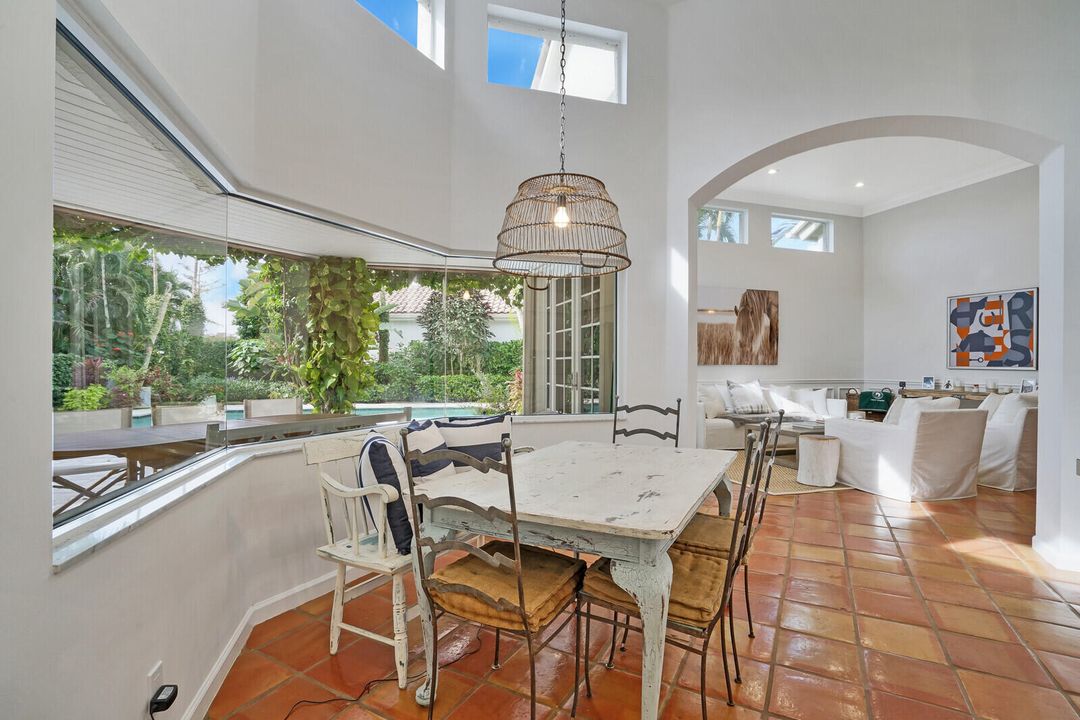 For Rent: $15,000 (3 beds, 2 baths, 2177 Square Feet)