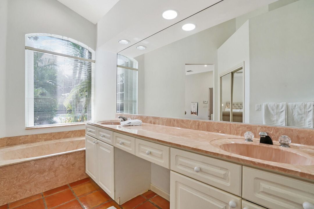 For Rent: $15,000 (3 beds, 2 baths, 2177 Square Feet)