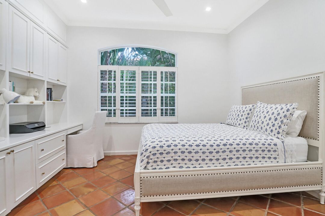 For Rent: $15,000 (3 beds, 2 baths, 2177 Square Feet)