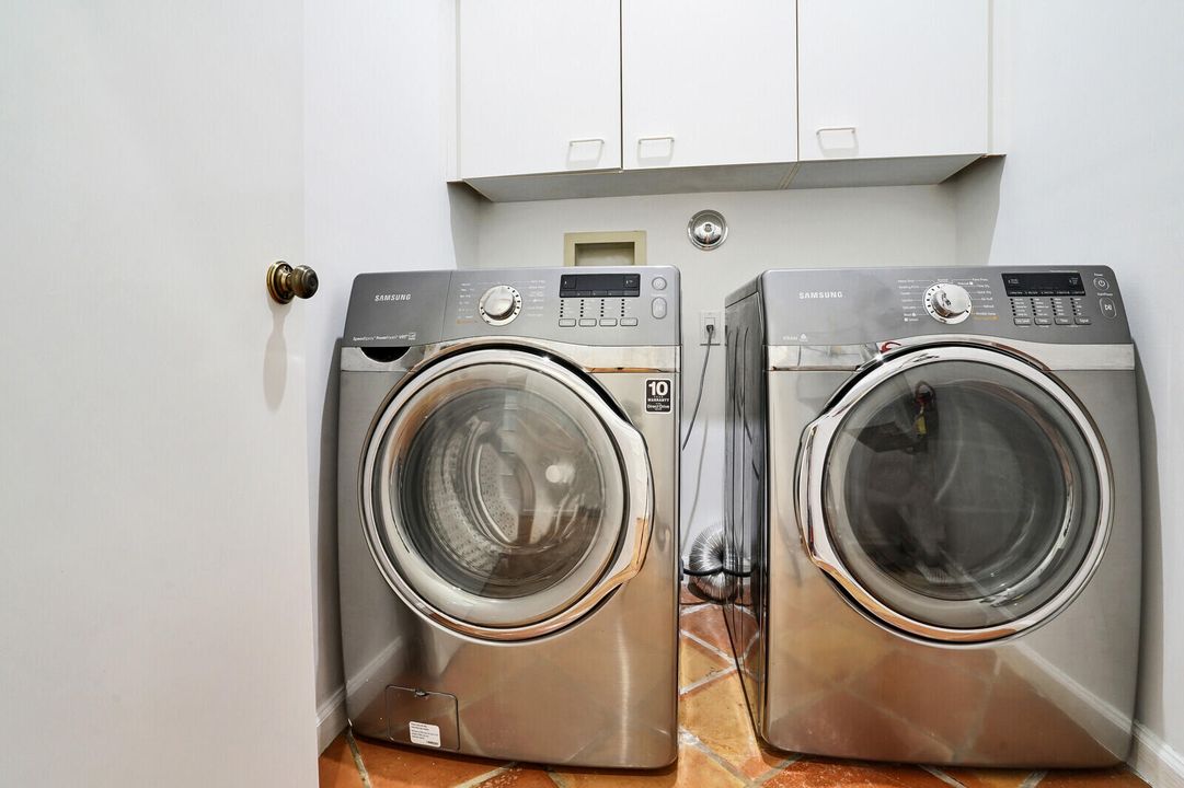 For Rent: $15,000 (3 beds, 2 baths, 2177 Square Feet)