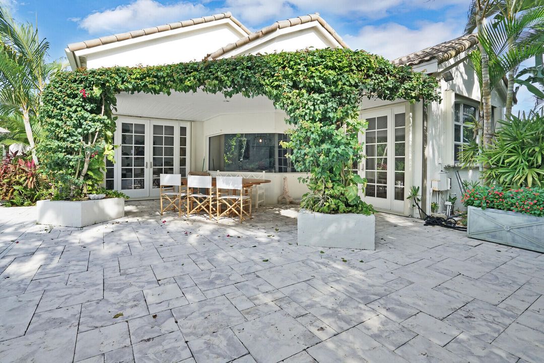 For Rent: $15,000 (3 beds, 2 baths, 2177 Square Feet)