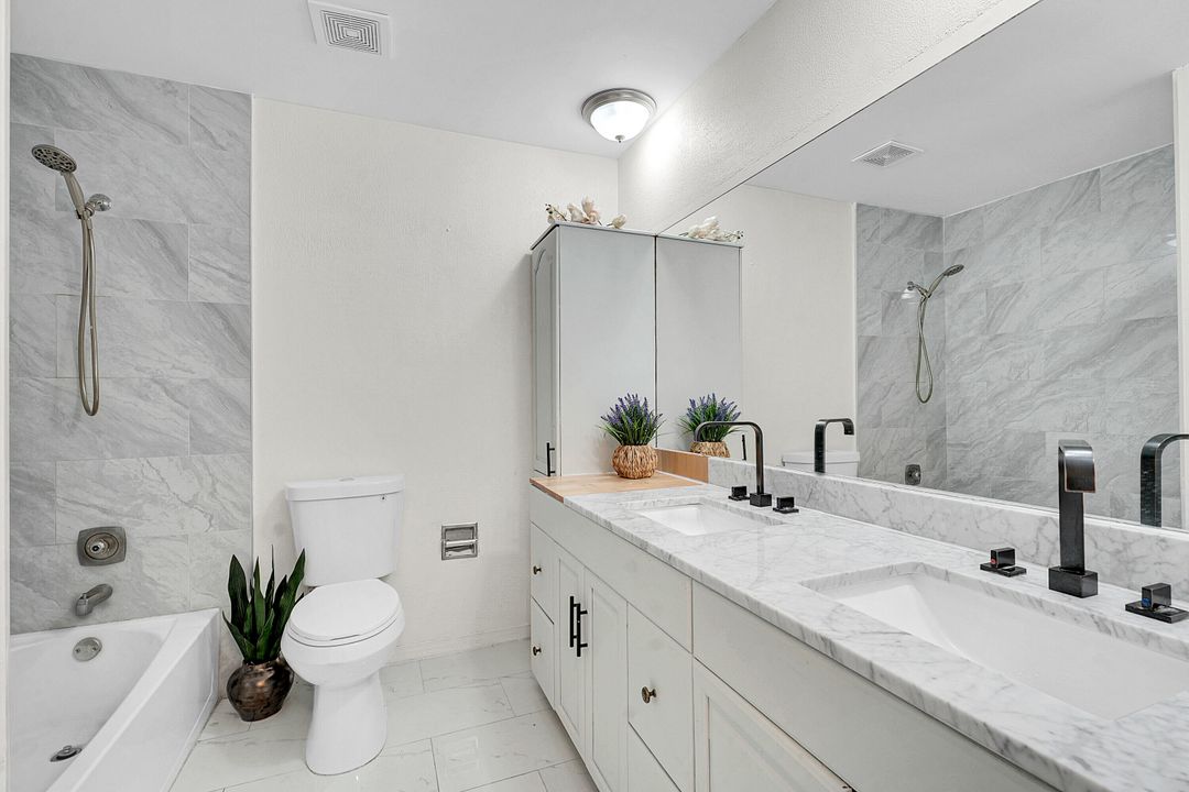 For Sale: $389,500 (3 beds, 2 baths, 1279 Square Feet)