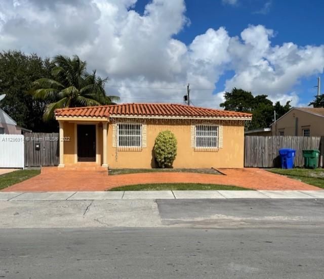 В аренду: $5,000 (4 спален, 3 ванн, 1910 Квадратных фут)