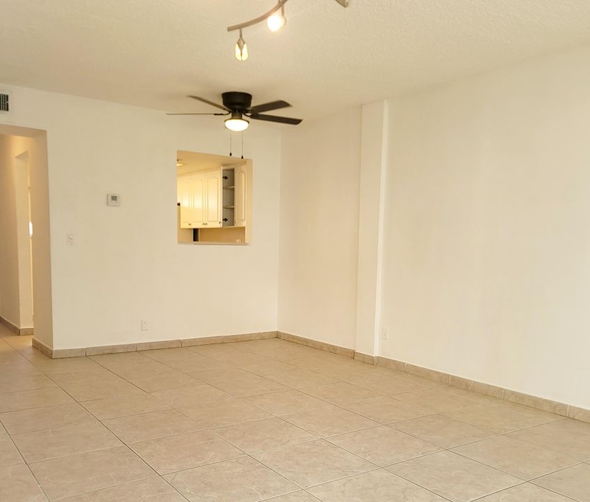 For Rent: $1,650 (1 beds, 1 baths, 648 Square Feet)