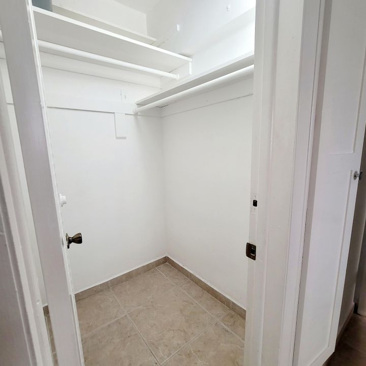 For Rent: $1,650 (1 beds, 1 baths, 648 Square Feet)