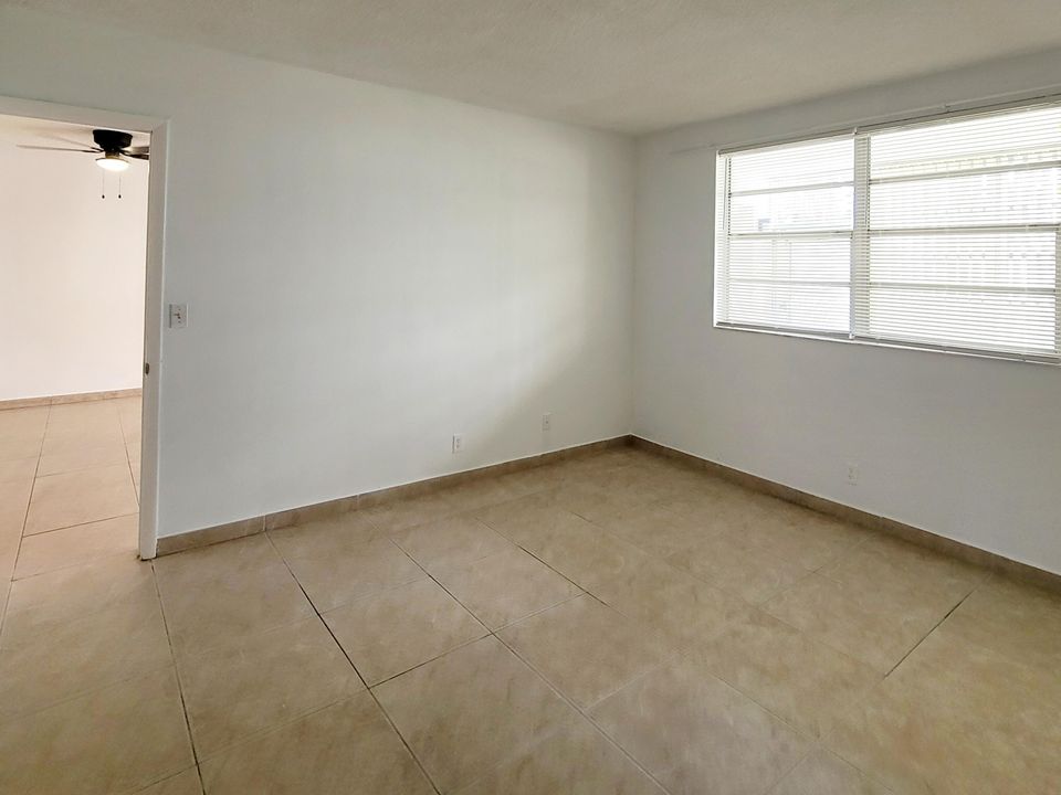 For Rent: $1,650 (1 beds, 1 baths, 648 Square Feet)