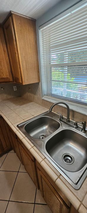 For Rent: $1,800 (2 beds, 2 baths, 1022 Square Feet)