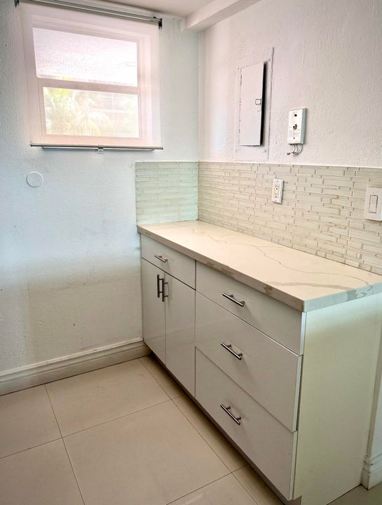 For Sale: $199,000 (1 beds, 1 baths, 675 Square Feet)