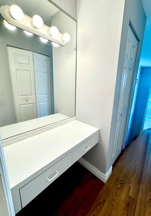 For Sale: $199,000 (1 beds, 1 baths, 675 Square Feet)