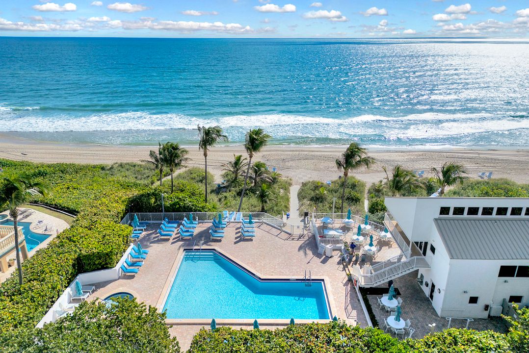 For Sale: $1,400,000 (3 beds, 2 baths, 2206 Square Feet)