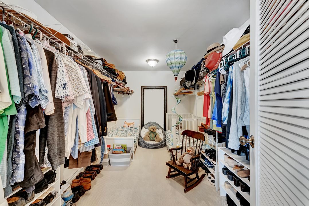 For Sale: $1,400,000 (3 beds, 2 baths, 2206 Square Feet)