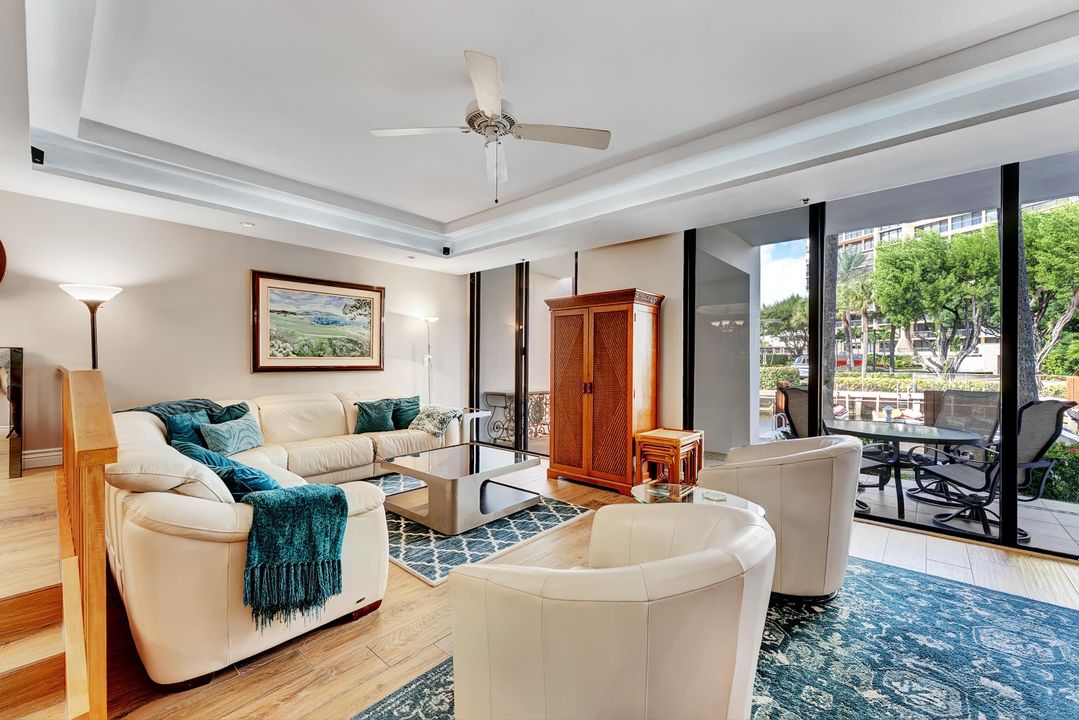 For Sale: $1,400,000 (3 beds, 2 baths, 2206 Square Feet)