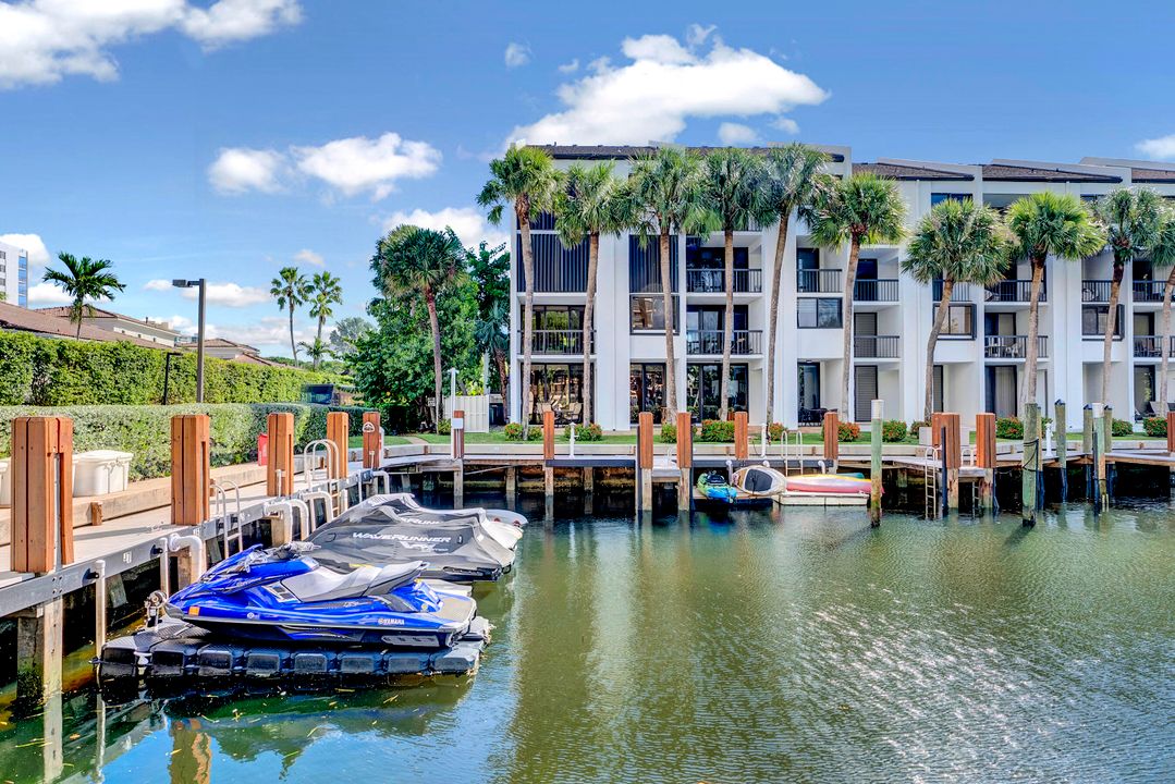 For Sale: $1,400,000 (3 beds, 2 baths, 2206 Square Feet)